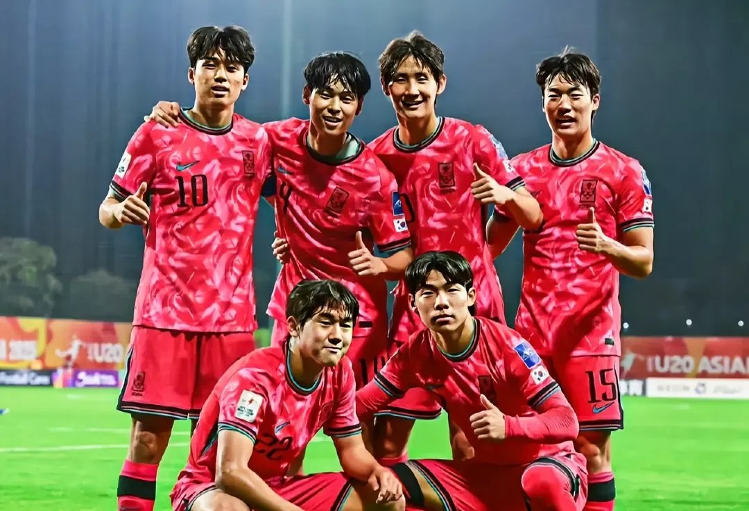 亚洲足球新星崛起！中国U16战平日本：用脸挡球的拼搏精神感动人心！