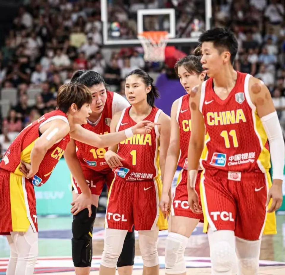 爱游戏体育-中国女篮狂胜韩国获季军张子宇内线进攻