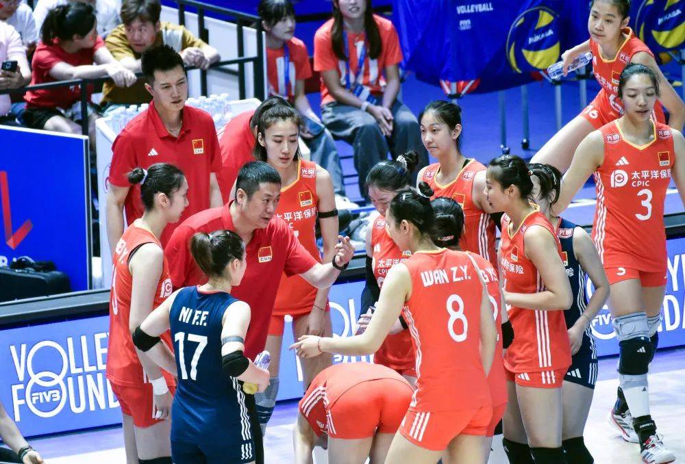 关于惊天大逆转！世联赛-中国女排3-2美国队的信息