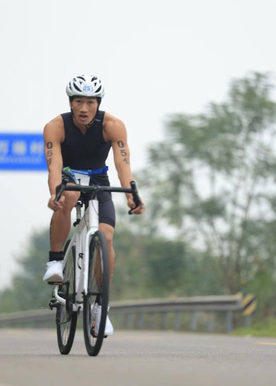 爱游戏体育-包含铁人三项决赛中的“冲刺瞬间”让人心跳加速的词条